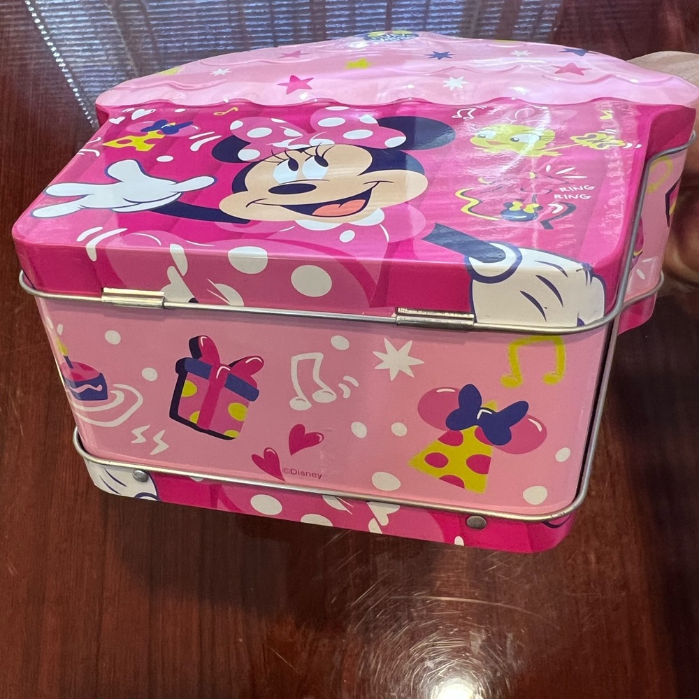 Disney Pink Tin Cupcake - Picture 4 of 6